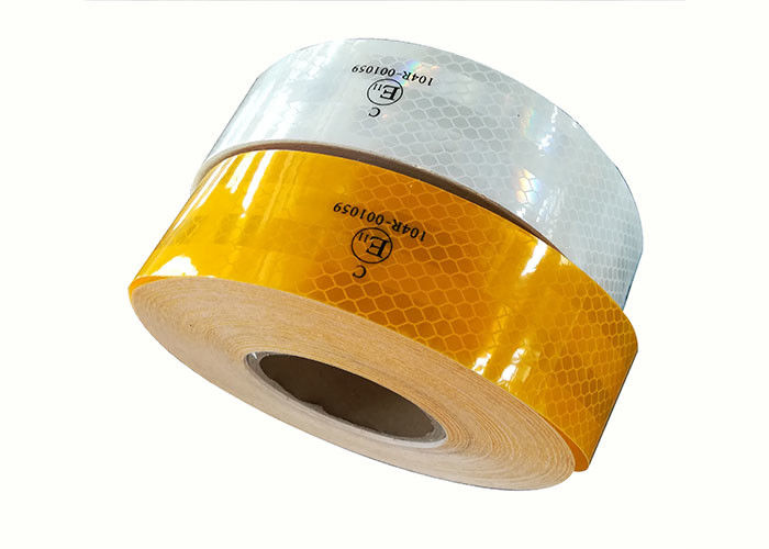 ความปลอดภัยสูงสีเทปสะท้อนแสงสำหรับรถพ่วงโพลีเอสเตอร์ Strong Adhesive