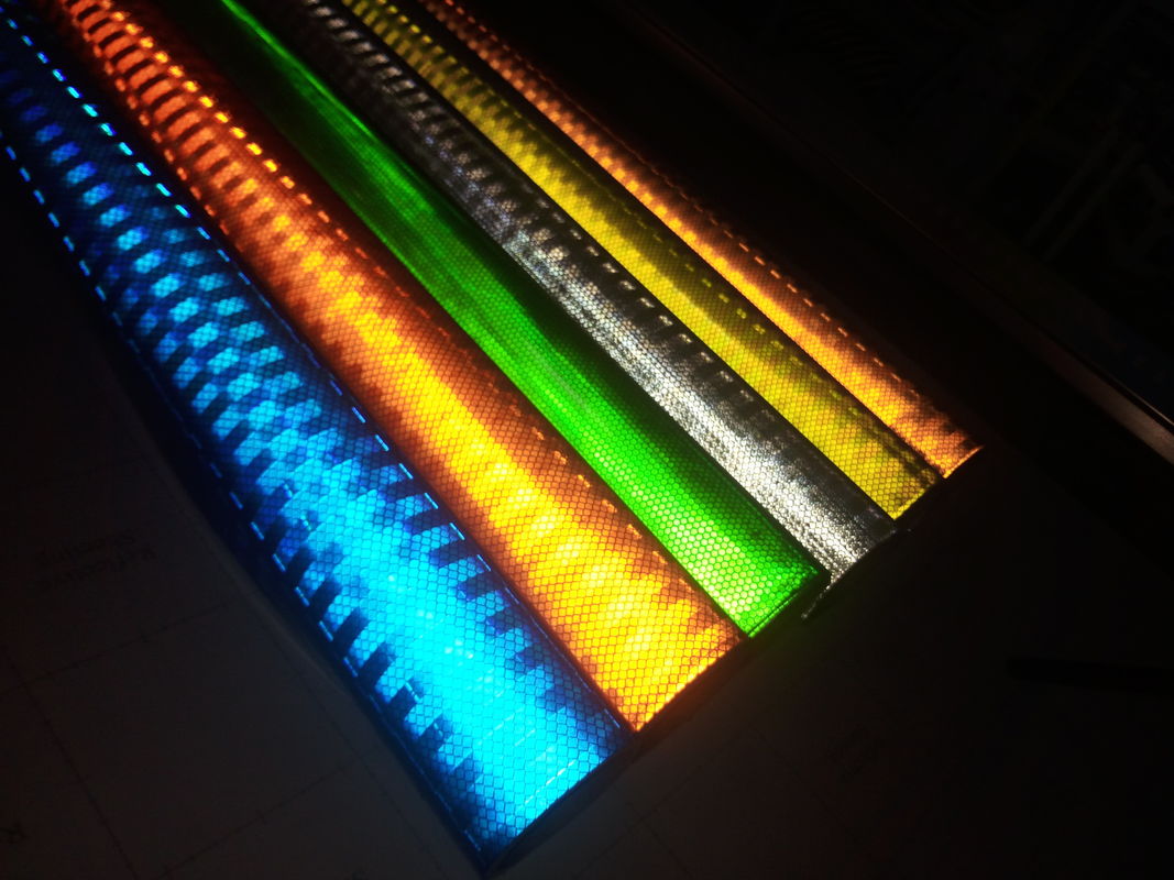 สีส้ม Amber Neon สีเหลืองสะท้อนแสง Prism Tape สำหรับทางหลวง Roadway Reflective Signs