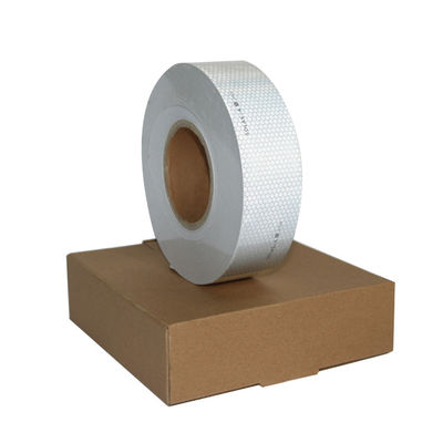 รังผึ้งการมองเห็นสูงเงินสีเทาสัตว์เลี้ยง SOLAS Marine เทปสะท้อนแสงกันน้ำทนเกลือสำหรับเรืออุปกรณ์ช่วยชีวิต
